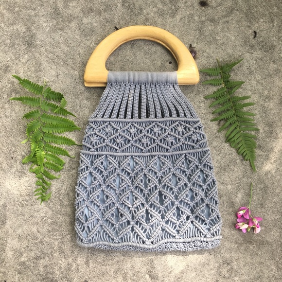 J. Crew Handbags - 🍉J. Crew Woven Crochet Wooden Handle Woven Bag